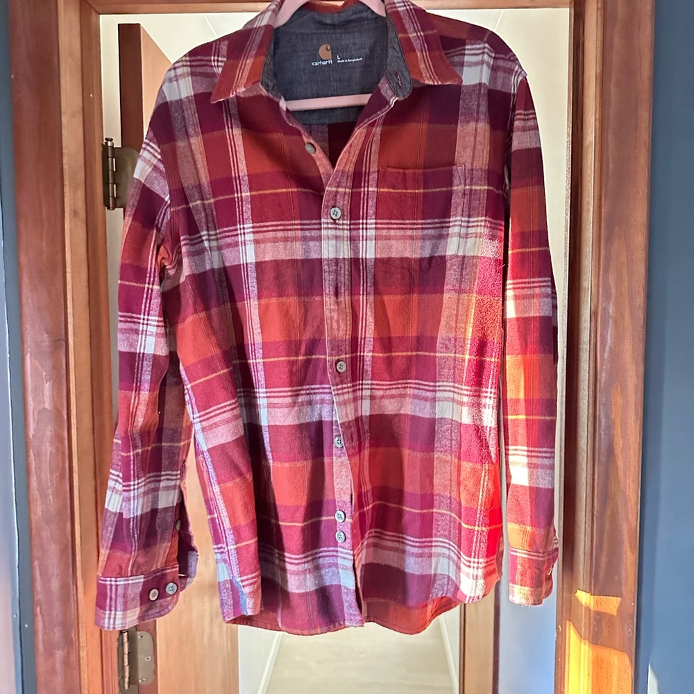 Men’s Carhartt Rust and Red 100% cotton flannel shirt